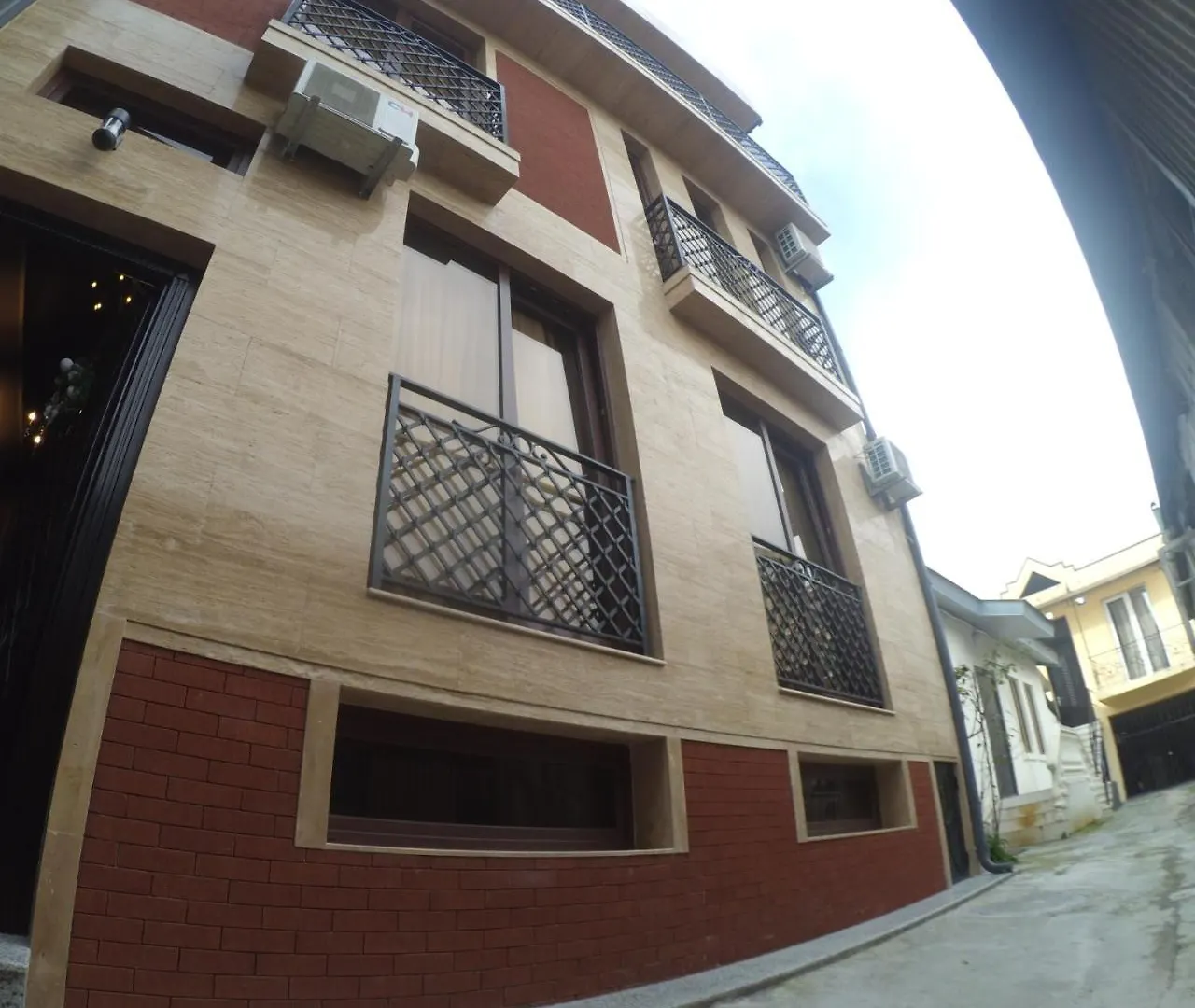 Daire Piazza Batumi Guesthouse